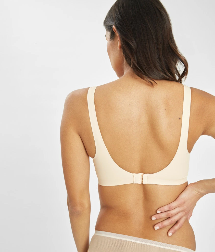 The Sleek Scoop Bralette: Toasted Almond 4 The Sleek Scoop Bralette: Toasted Almond - Image 4